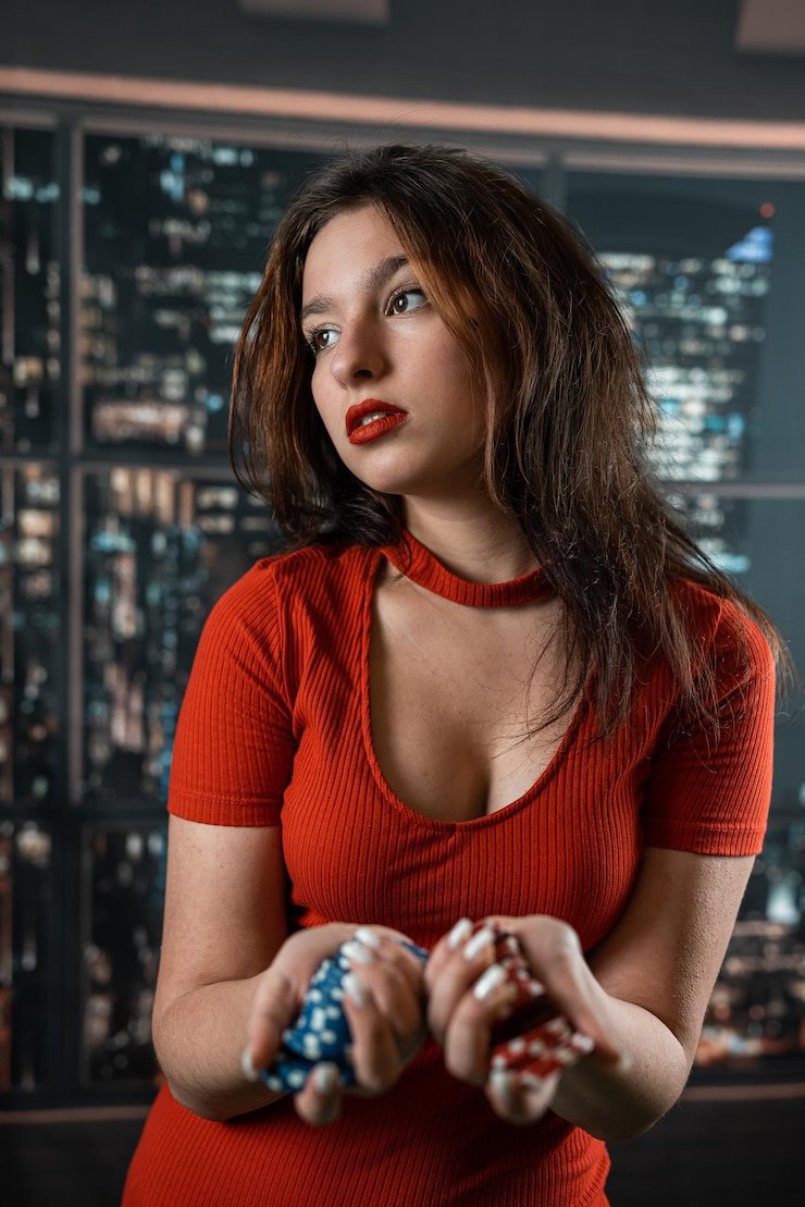 Tampilan live casino dengan dealer dan meja permainan interaktif